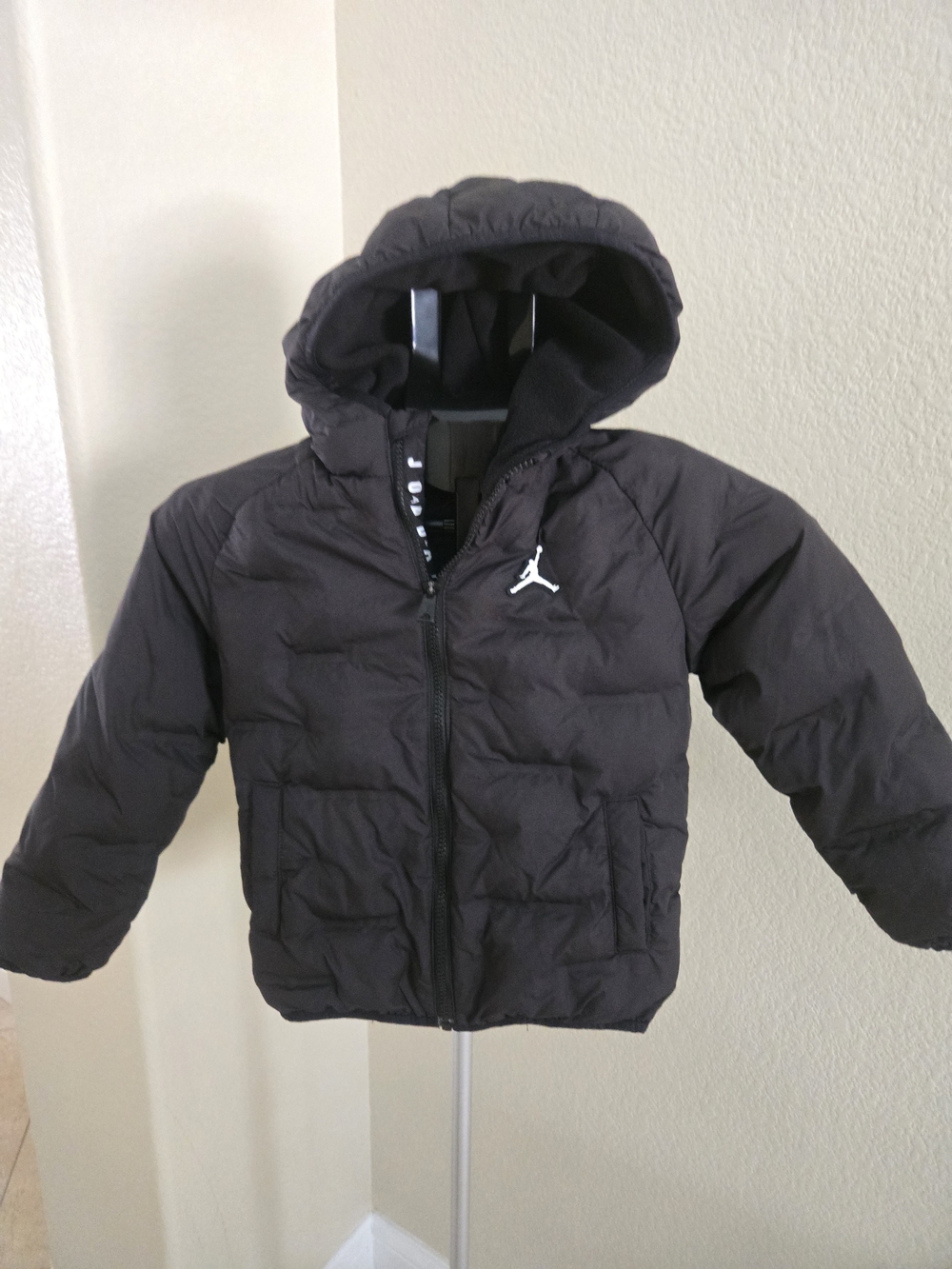 Jordan Kids' Black Hooded Puffer Jacket. L 6-7 Yrs